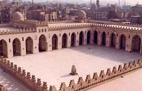 Die El-Hakim-Moschee im islamischen Kairo.